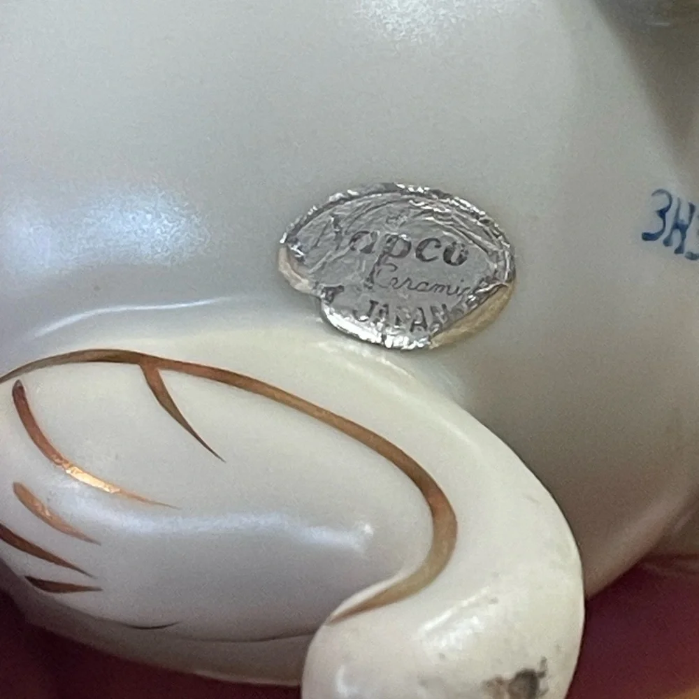 Vintage Napco Hand-Painted Floral Cracked Egg Ceramic Three-Footed Vase - Picture 6 of 7